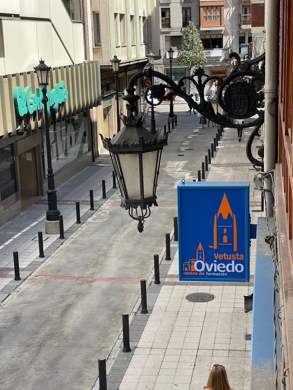 C.f.p.e. "academia Vetusta Oviedo"