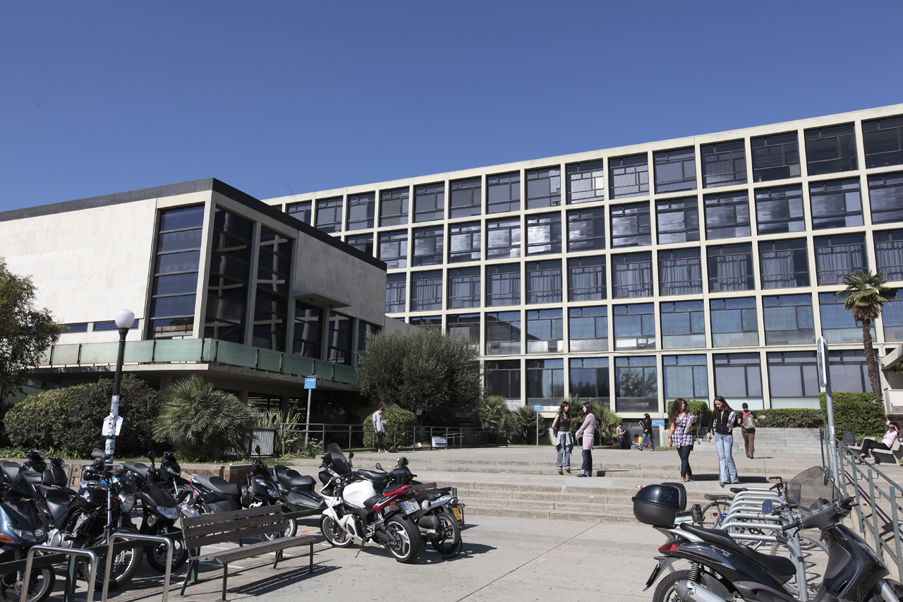 Facultad de Economía y Empresa