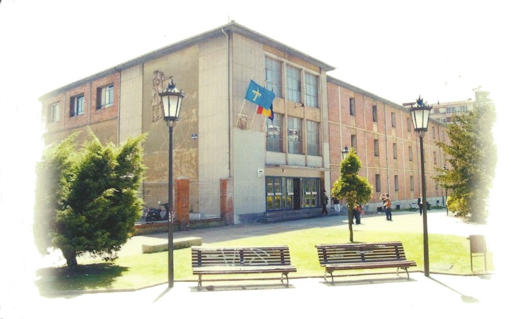 I.e.s. "aramo"
