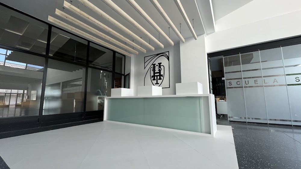 Escuela Superior De Hosteleria Y Turismo