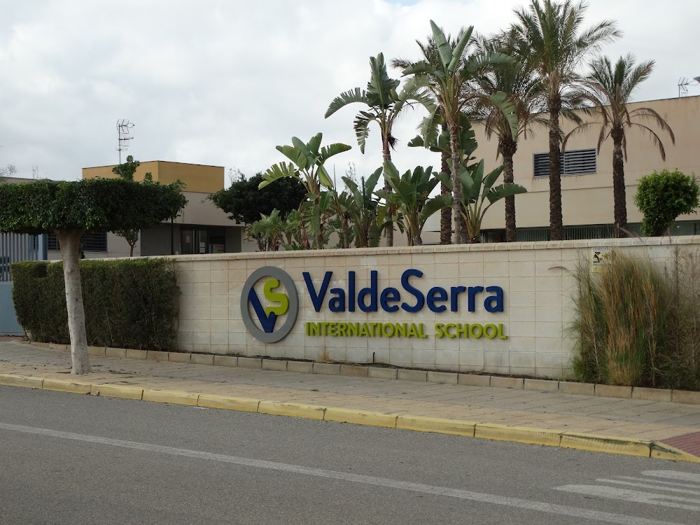Valdeserra International School